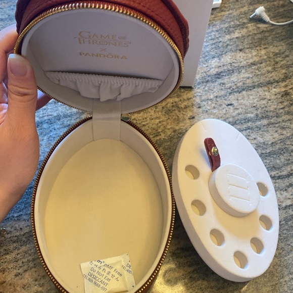 Pandora Game of Thrones Box - Picture 5 of 6